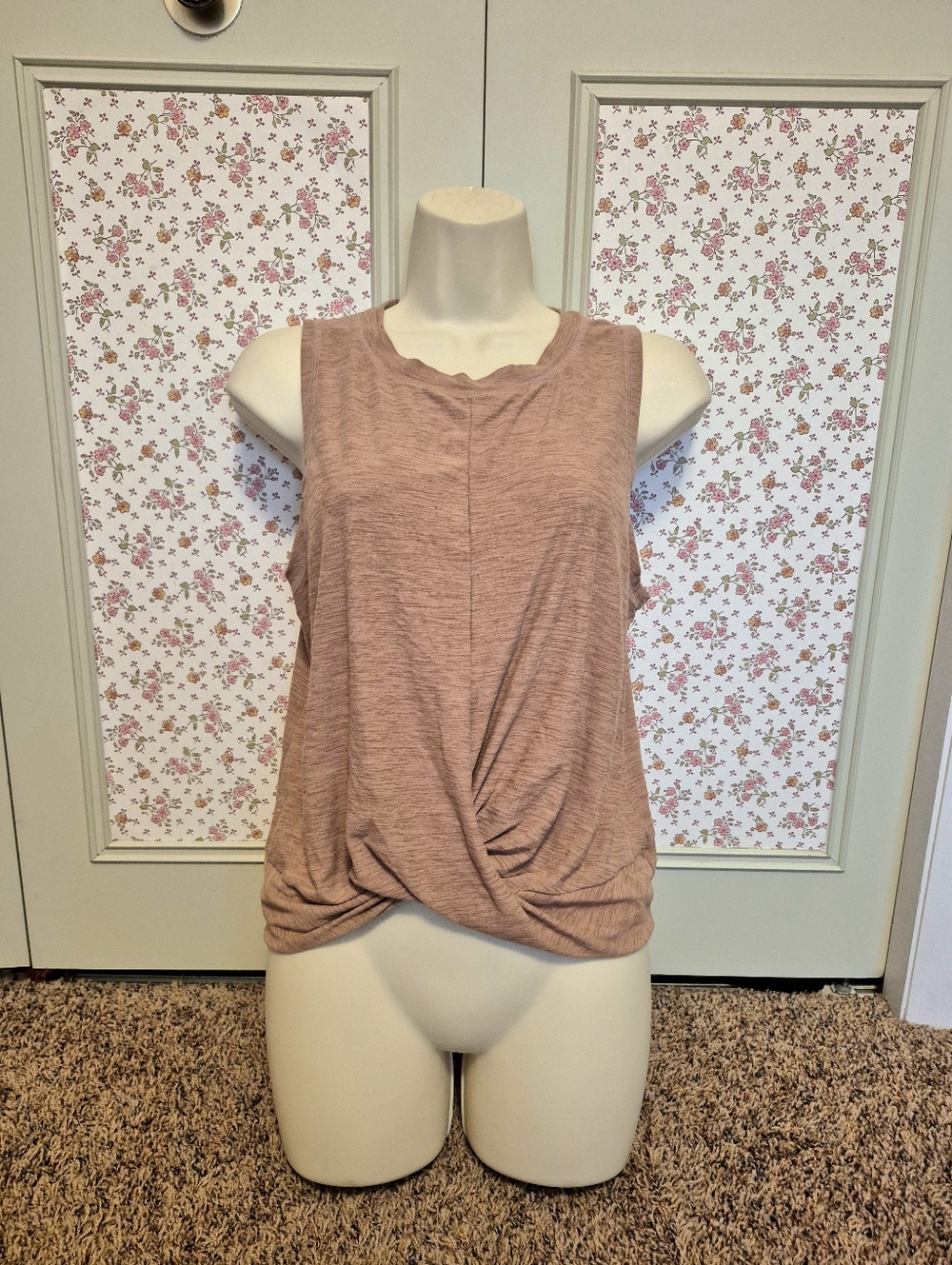 Old Navy Breathe On Twist-Front Tank Top - Tan Size L